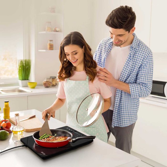 Индукционен Котлон CIARRA , 2000W, Сензорен Контрол, 8 Нива на Мощност