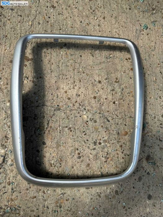 Rama Ornament Consola Centrala Radio CD Panou AC Dacia Duster 1 HS 2010 - 2015 Cod 681041954R [C7282]