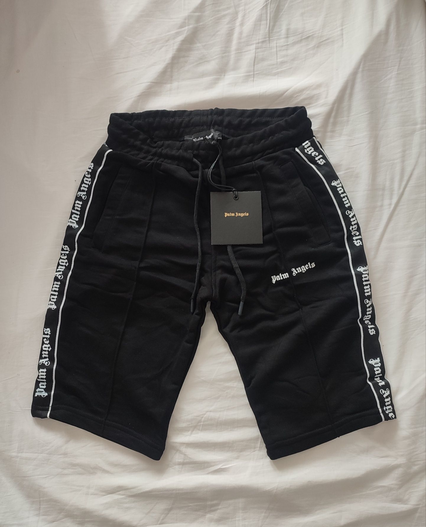 Palm Angels pantaloni scurți ! Toate mărimile disponibile!