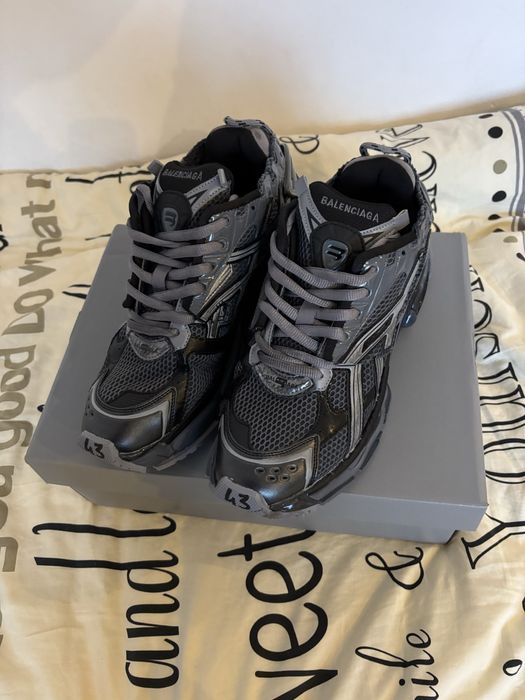 Balenciaga runner triple gray