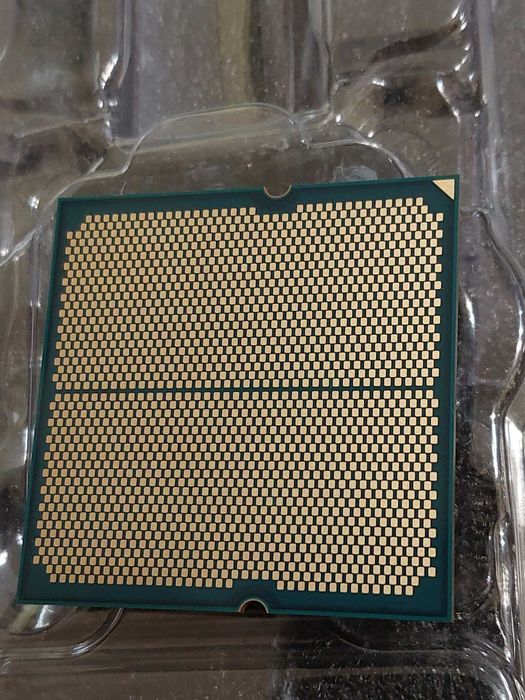 AMD Ryzen 7 7800X3D + AsRock X670E PG Lightning