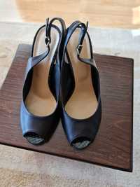 Дамски сандали с ток Bata