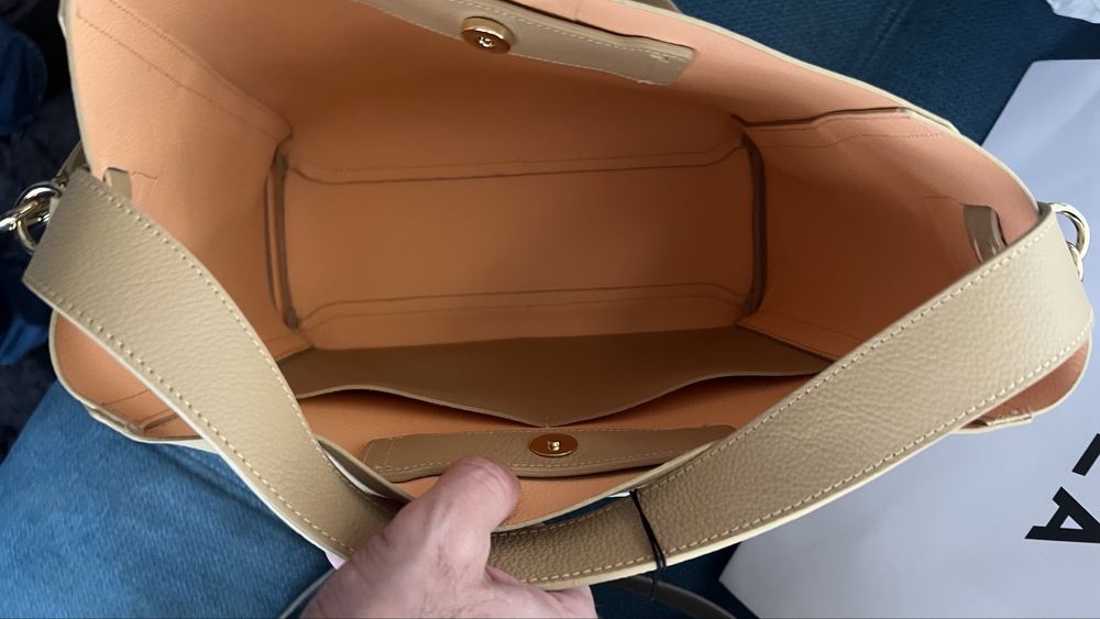 Furla Elizabet Hobo Bag L 100%оригинал, с етикети,подаръчен плик FURLA