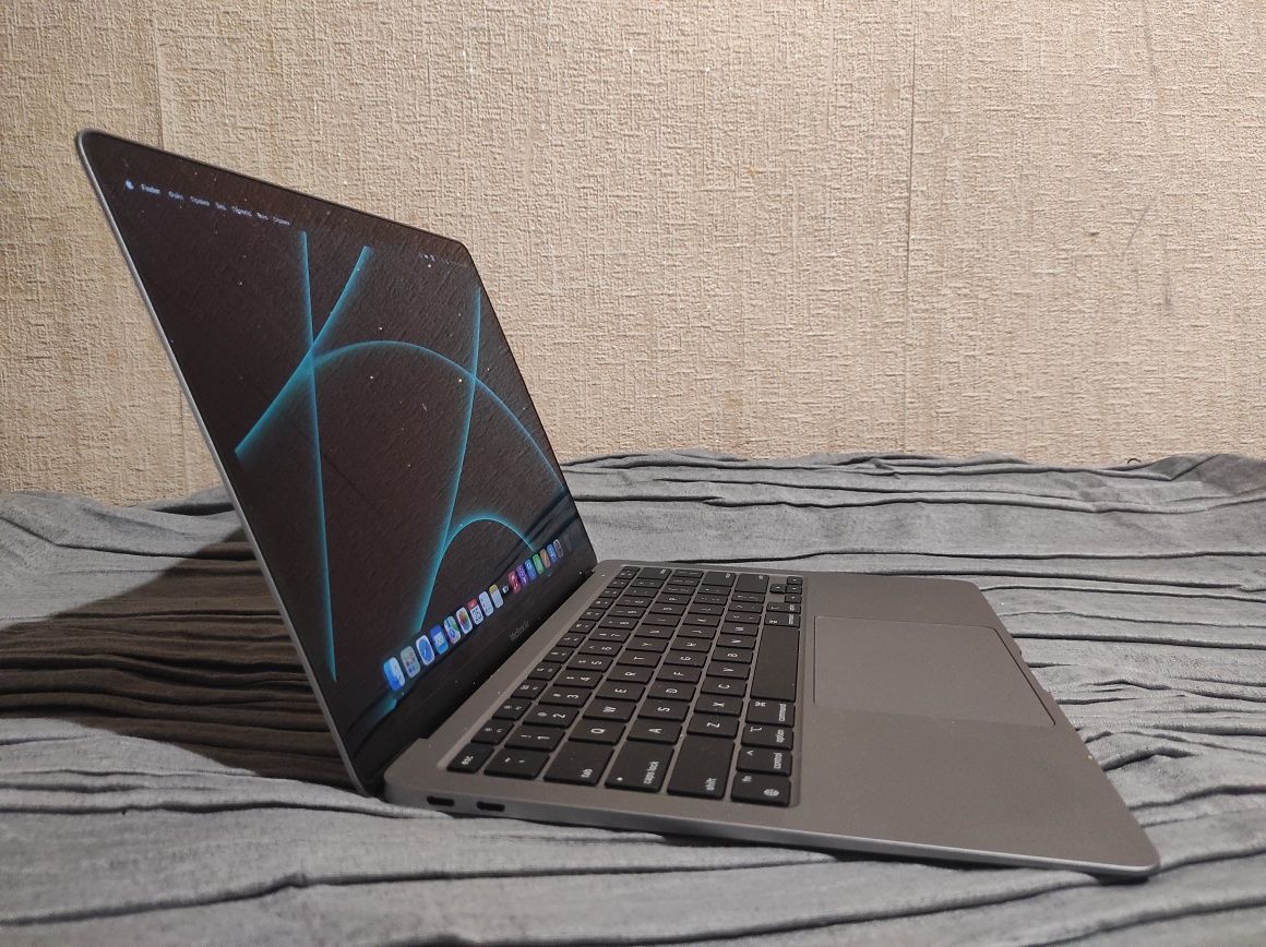 Mac Book Air M1/8/256/%100