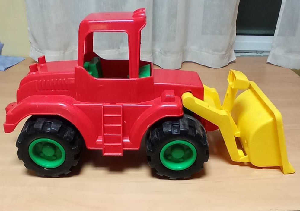 Детски играчки багер, камион, бебешко колелце за търкаляне
