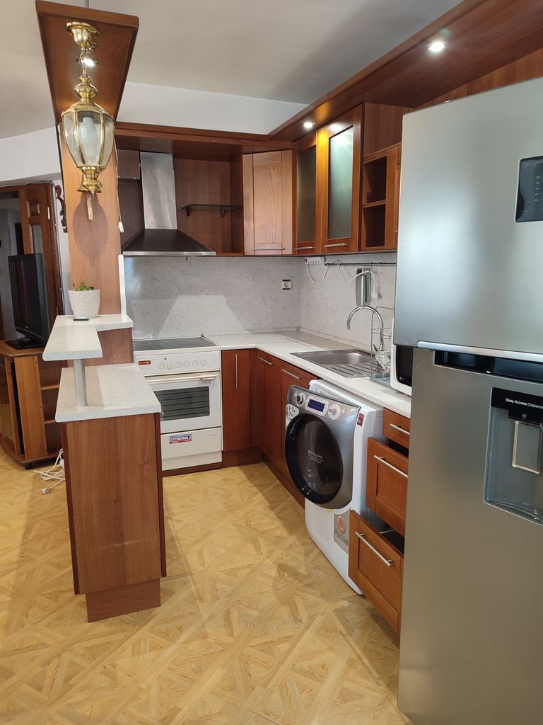 Дава се под наем Двустаен апартамент в София, Люлин 6 - 72 кв.м за 510 € - Снимка #1