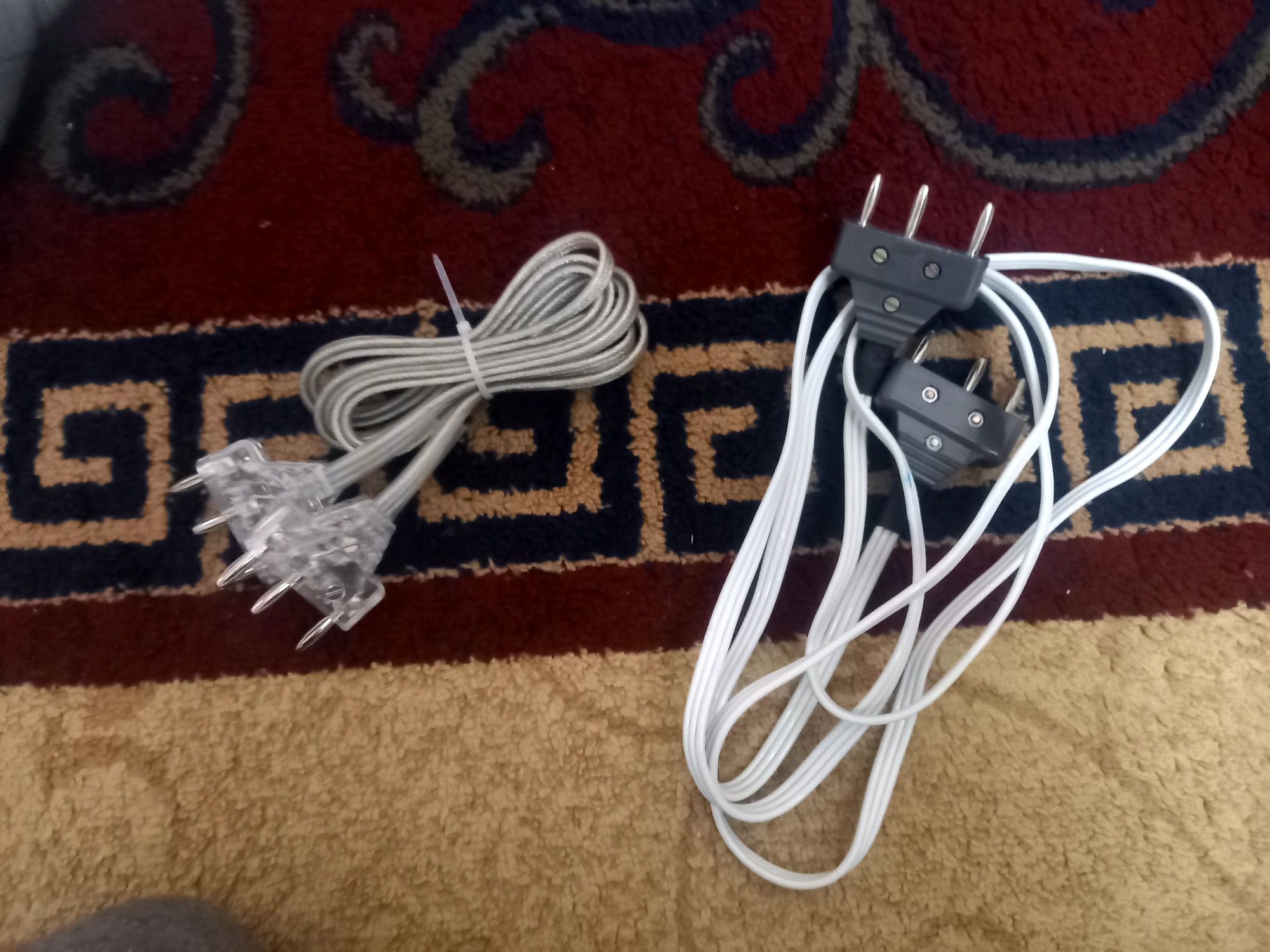 Шпага(б/у), перчатка(правая, б/у)  и 2 провода(новых)