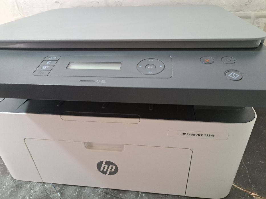 Продам МФУ принтер HP Laser MFP 135wr