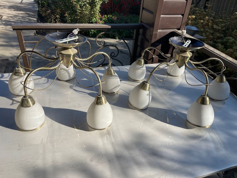 Продаются люстры б у в рабочем состоянии