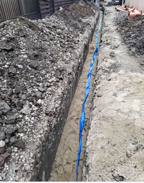 Închiriez miniexcavator  si basculabilă 3.5t