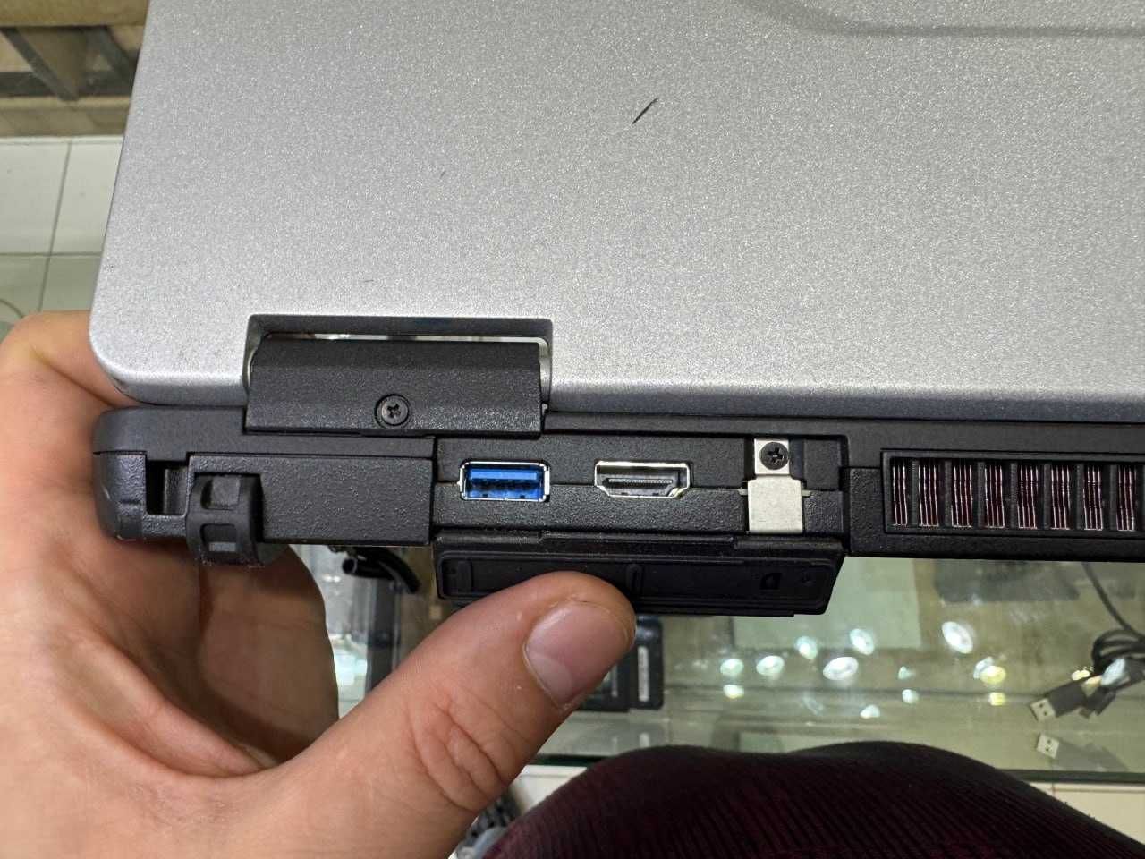 Panasonic FZ-55 ore i5-1145G7 ram 16 ssd 512
