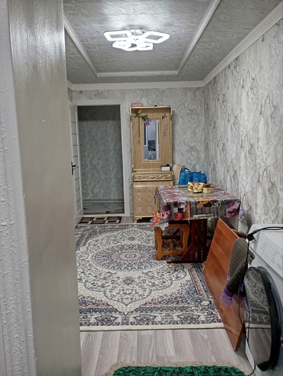 Нурафшонда 1 хонали квартира сотилади