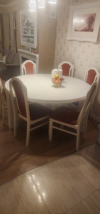 Masa cu 6 scaune