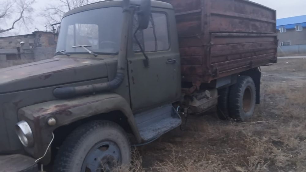 Продаём трактора. Продаём газоны трактора прицепы