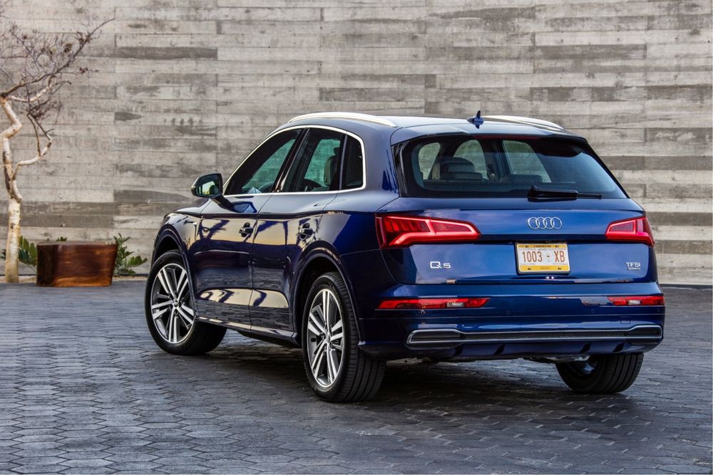 Продавам ляв стоп за Audi Q5 (2018–2020) – Нов