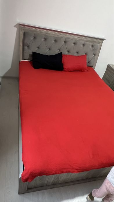 спалний диван , 2 та шкафча билан