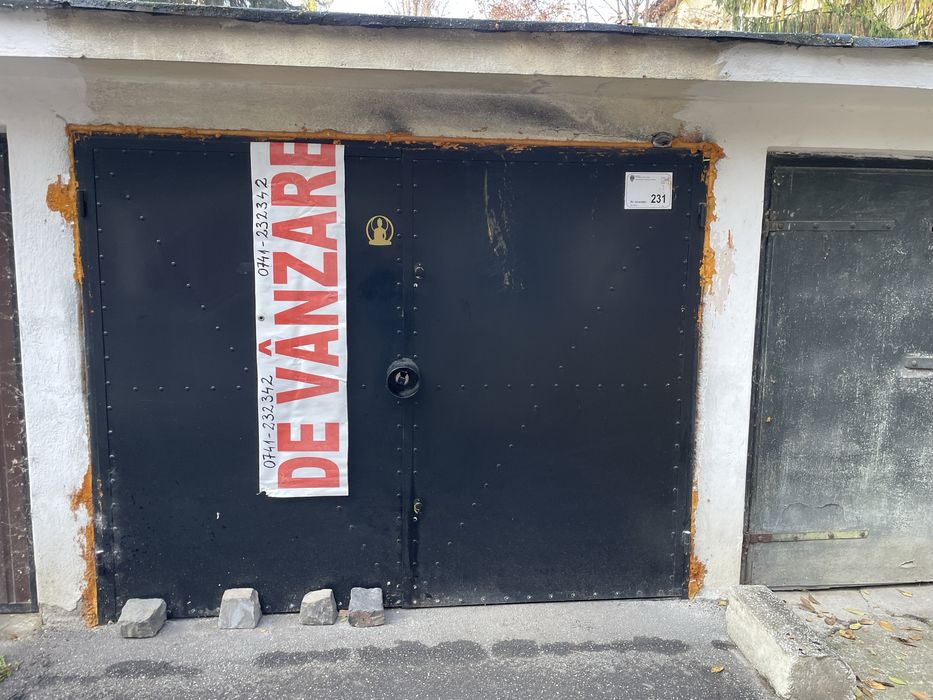 Garaj de vânzare