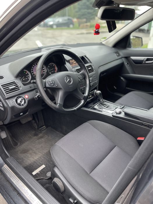 Mercedes-Benz C-Class W204 / 2.2 disel / an 2009
