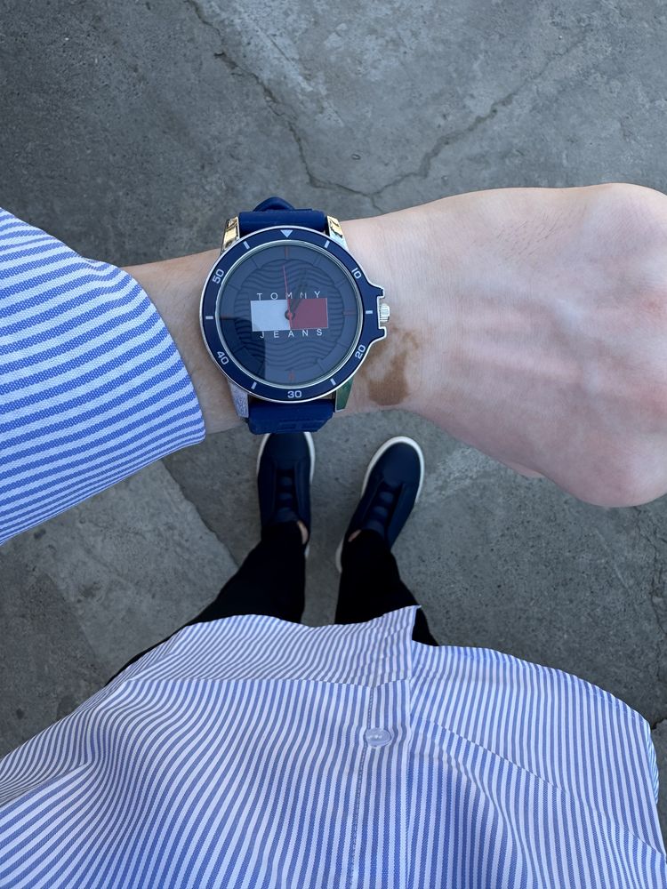Часы Tommy Hilfiger