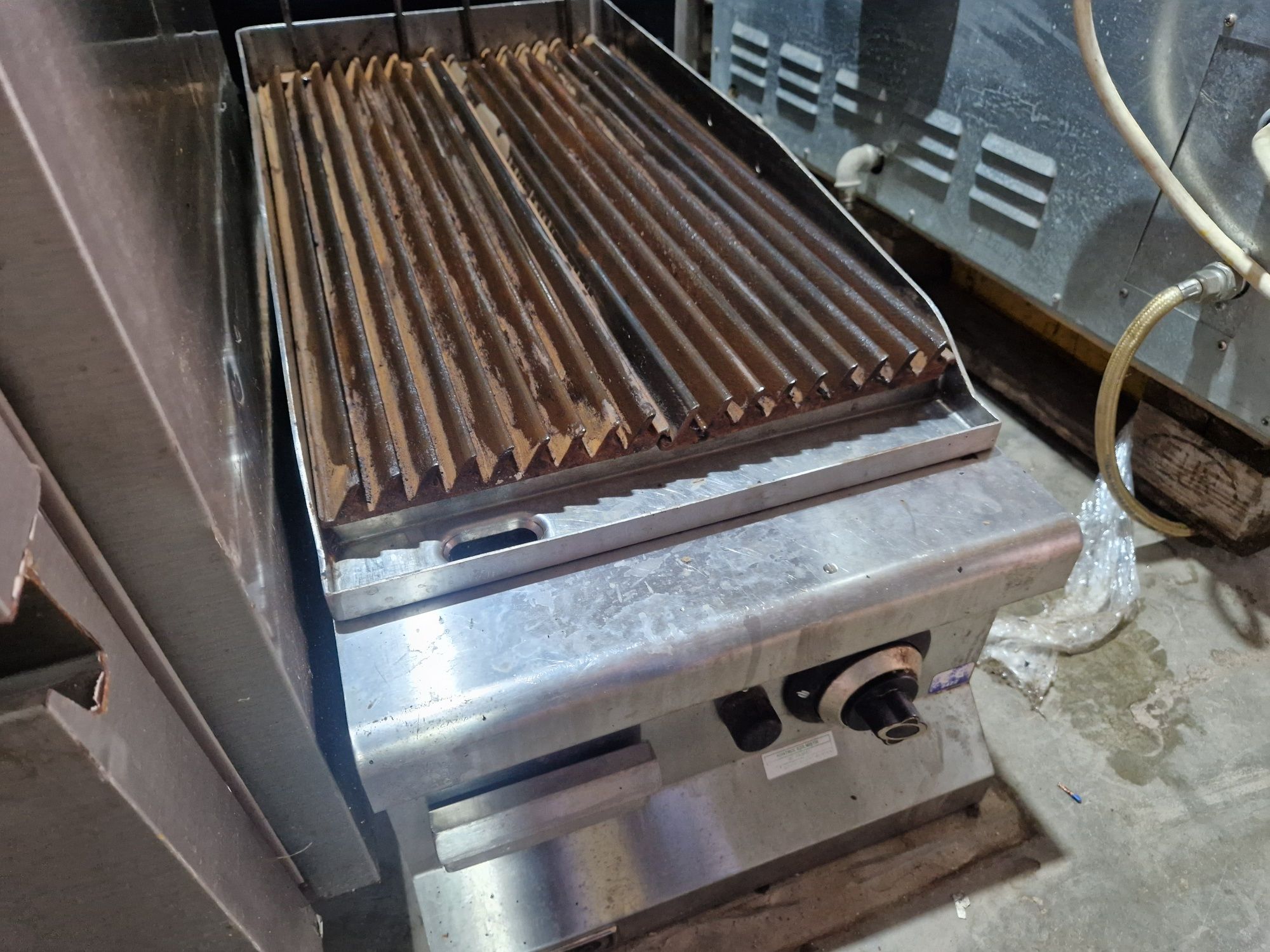 Grill .electric la 380v, cu banc, de.putere,  aparate de gatit electri