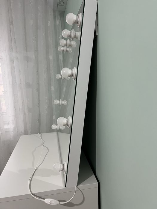 Oglinda makeup cu becuri led