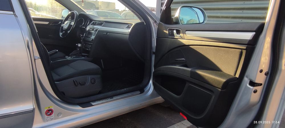 Vând Skoda Superb 2