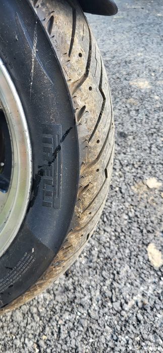 Suzuki Burgman 400cc - confort,fiabilitate și multe piese noi