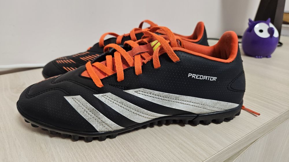 Футболни обувки Adidas Predator номер 40