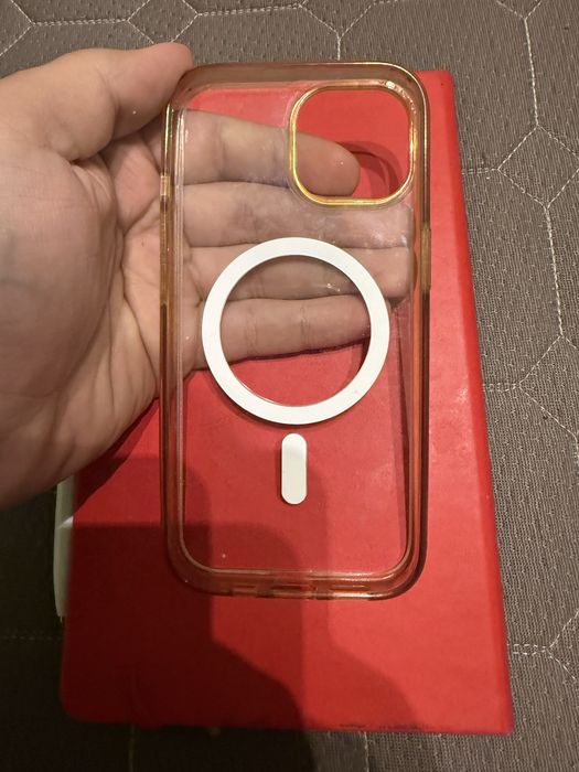 Husă iPhone 12 – design modern, protecție premium, stare excelentă