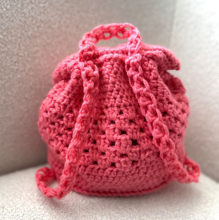 Продавам ръчно плетена детска раница