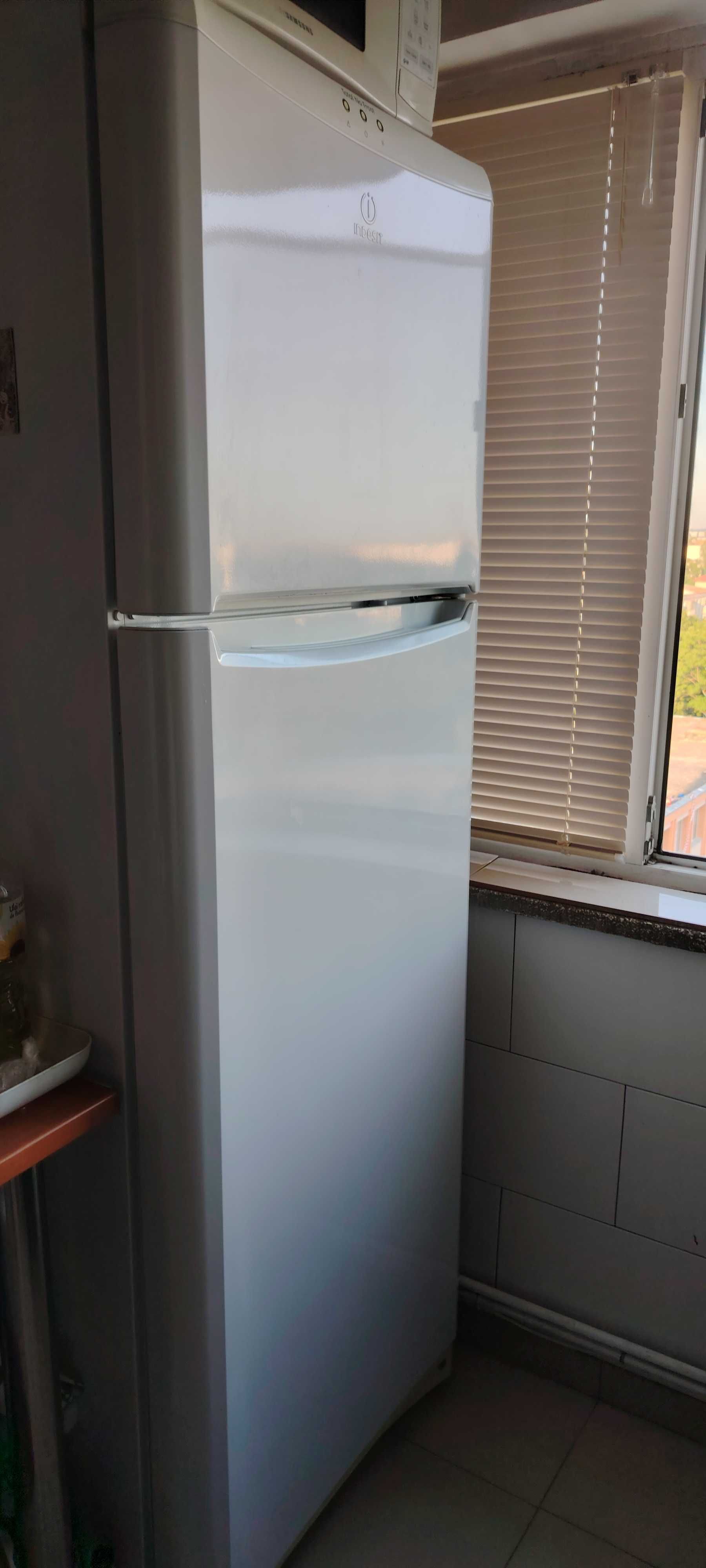 Frigider cu congelator INDESIT
