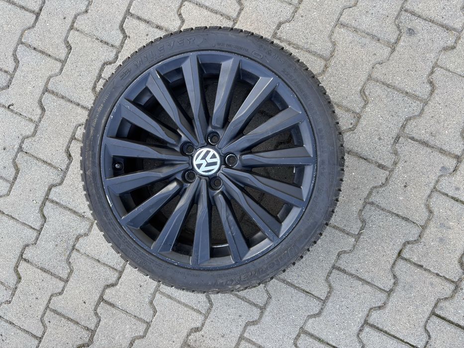 Jante aliaj 18 cu anvelope de iarna R18/225/40