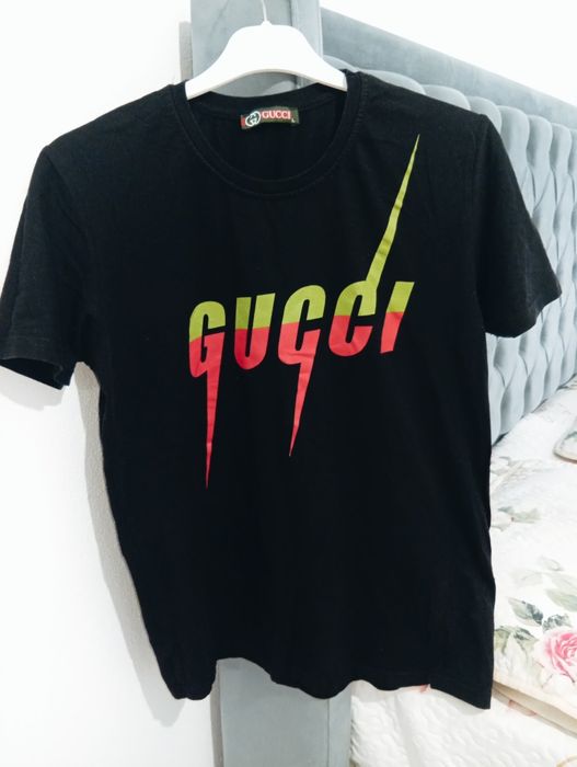 Vând tricou pentru bărbați Gucci