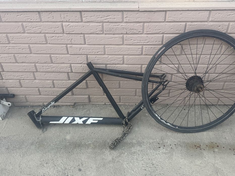 Запчасти и рама на фиксы