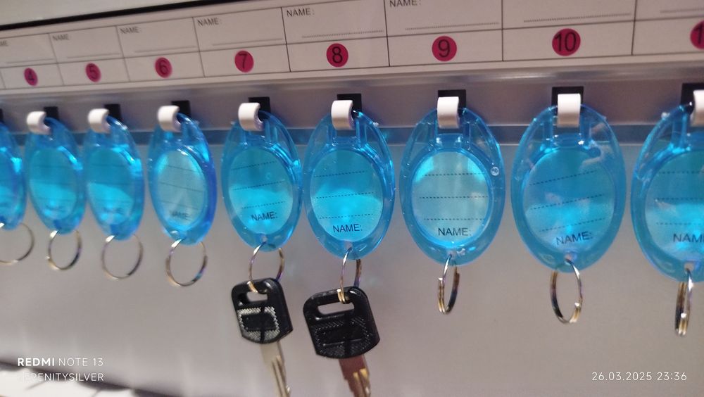 Ключи- билоки  для ключей с окном для записи