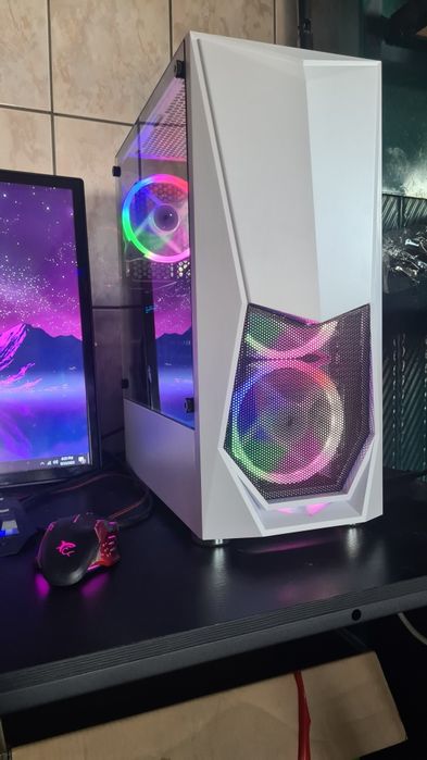 Unitate PC Gaming i7 7700 video 4GB RX 570 16GB RAM SSD
