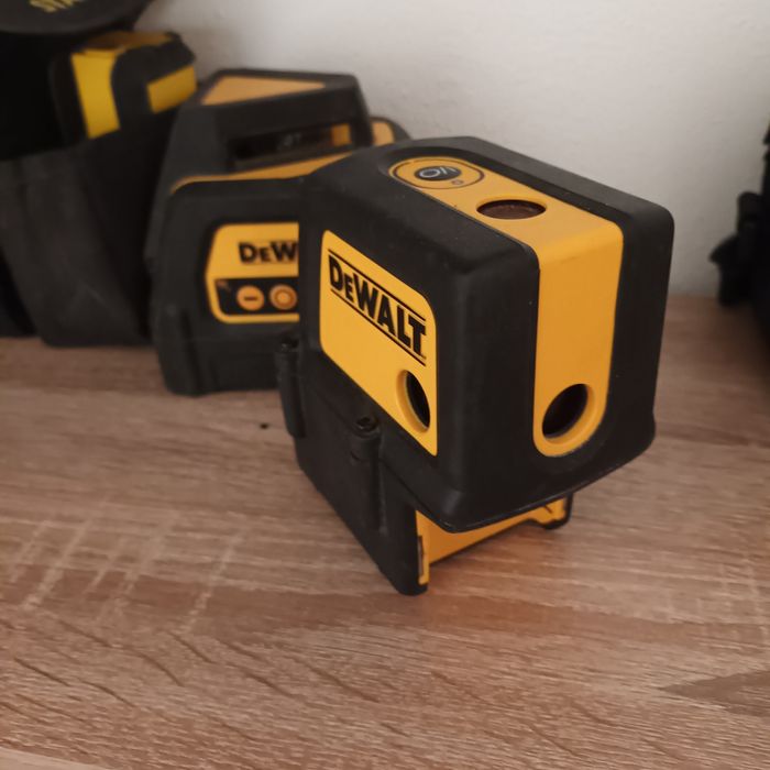 Laser DeWalt cu punct!