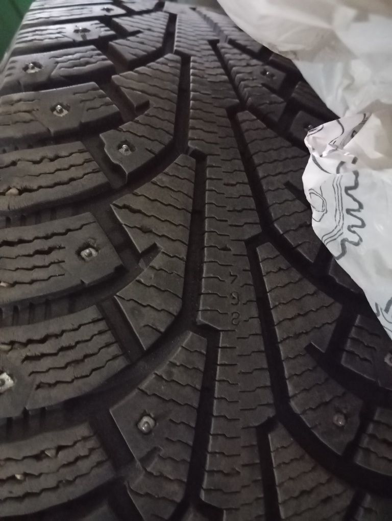 Шипованные шины Nokian R17