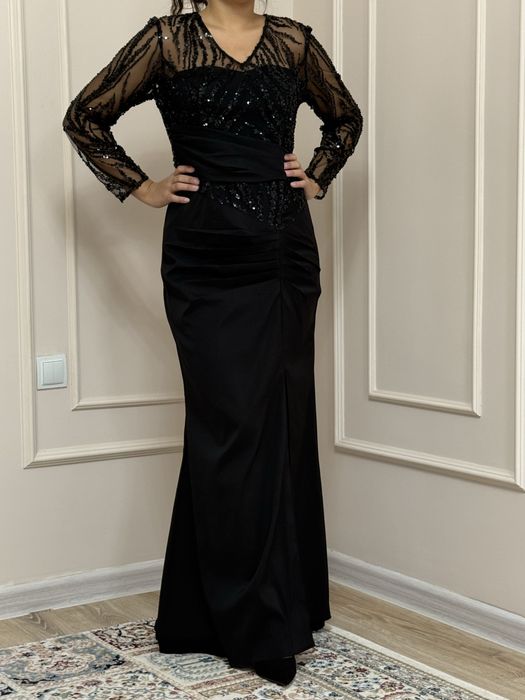 Продаю вечернее платье сшитое на заказ из ткани Prada