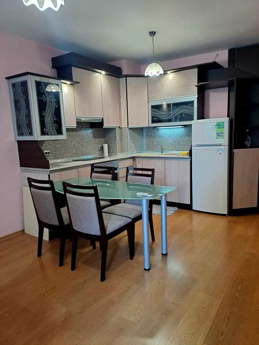 Дава се под наем Двустаен апартамент в Варна, Колхозен пазар - 55 кв.м за 360 € - Снимка #1