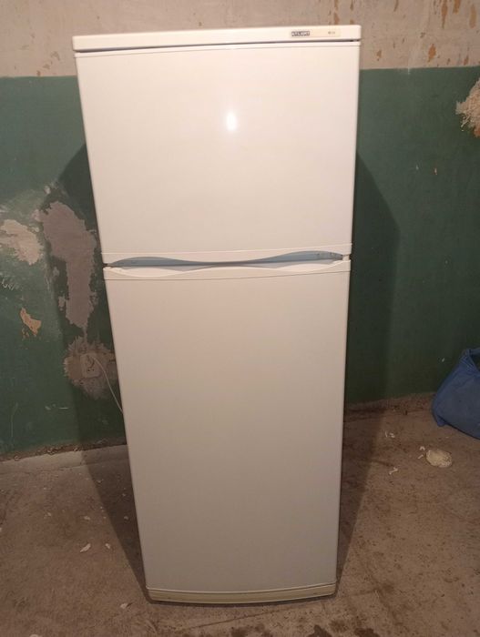 Продам холодильник 350000