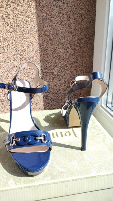 Sandale elegante cu tocuri