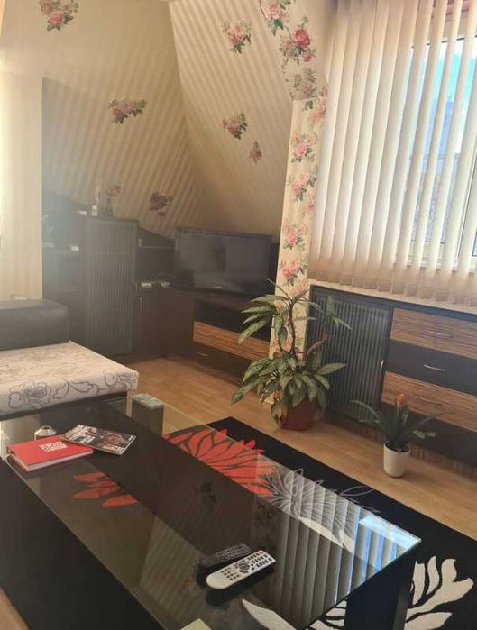 Дава се под наем Двустаен апартамент в Бургас, Лазур - 62 кв.м за 200 € - Снимка #1