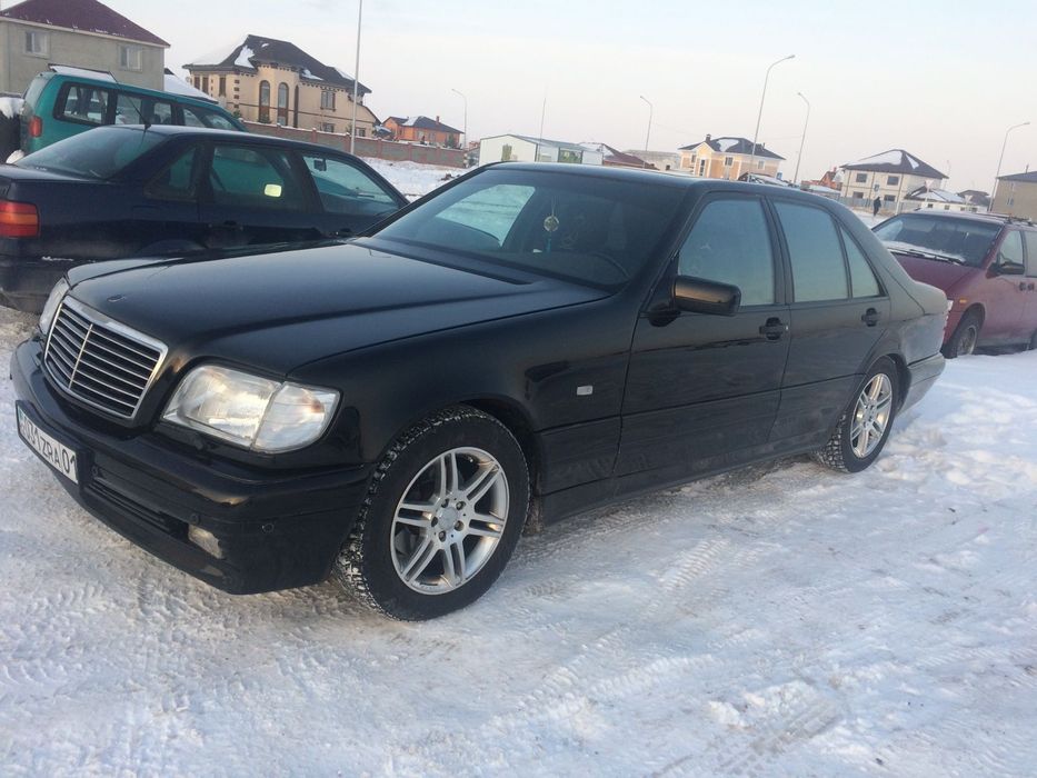 Машина Мерседес Бенц S500