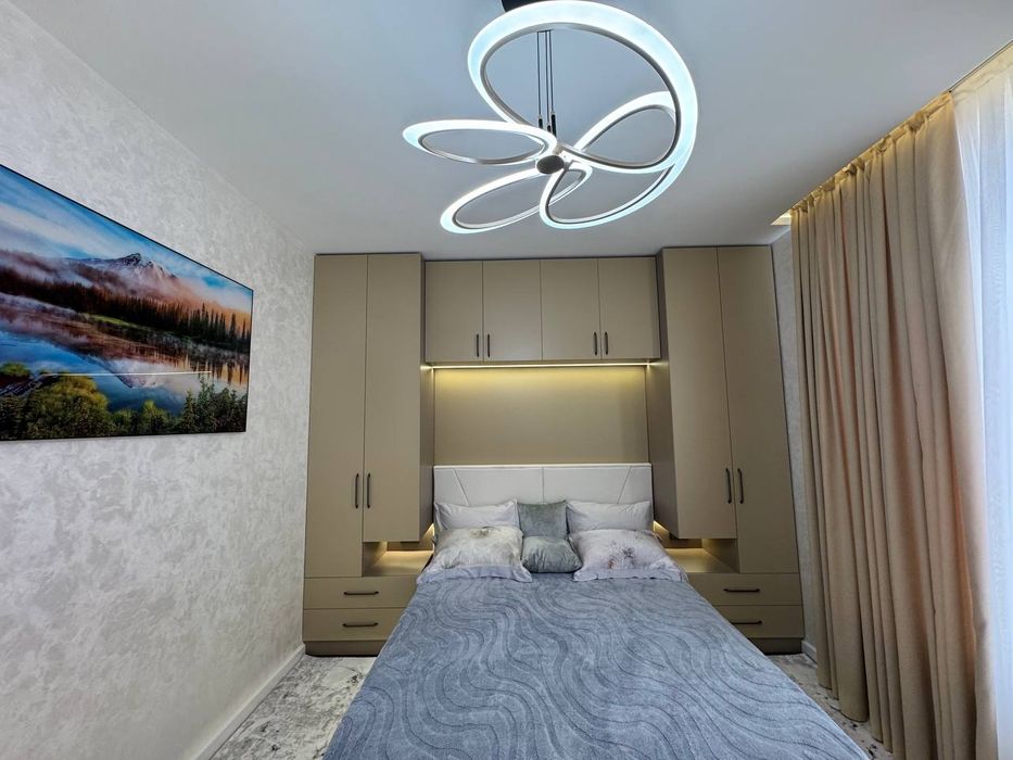 Продается 2/5/12 67м2 в Новостройке, строительный рынок Жомий