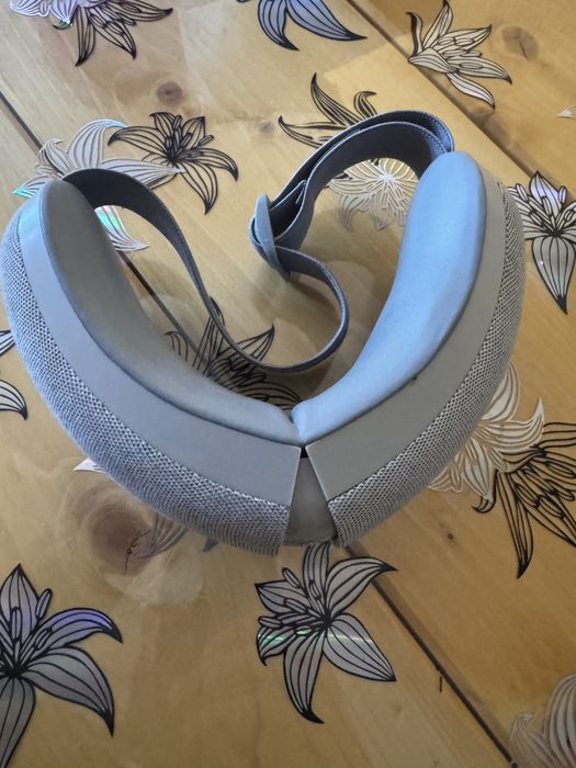 Aparat de masaj pentru ochi