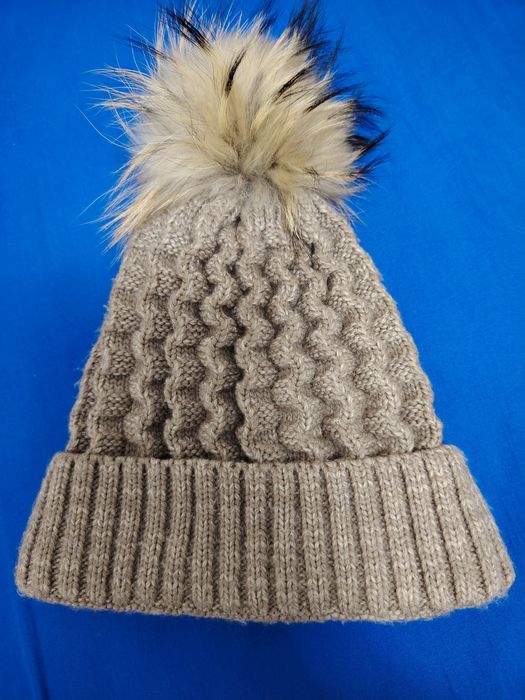 Продам шапки женские, новые