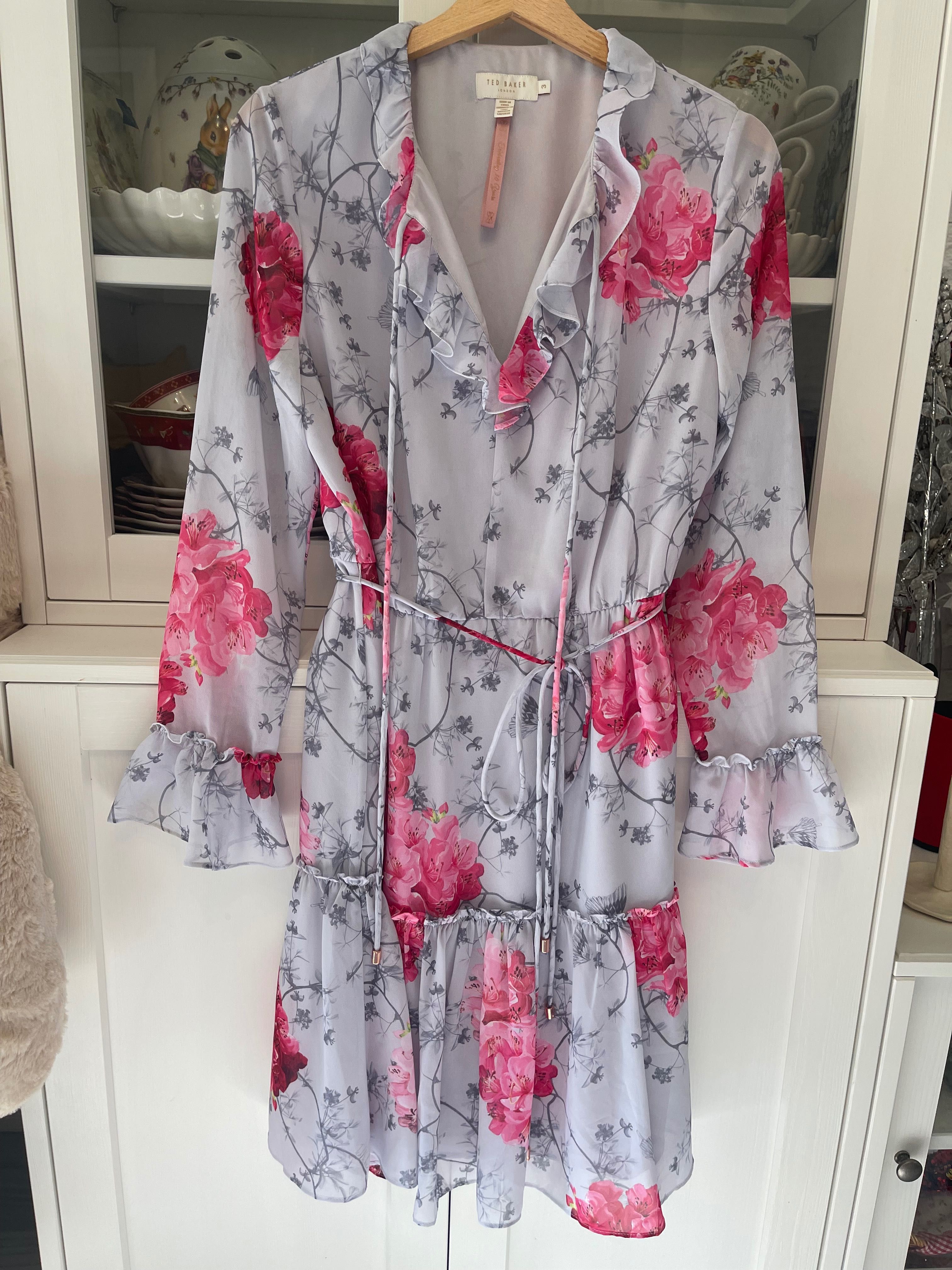 Дамска рокля на TED BAKER