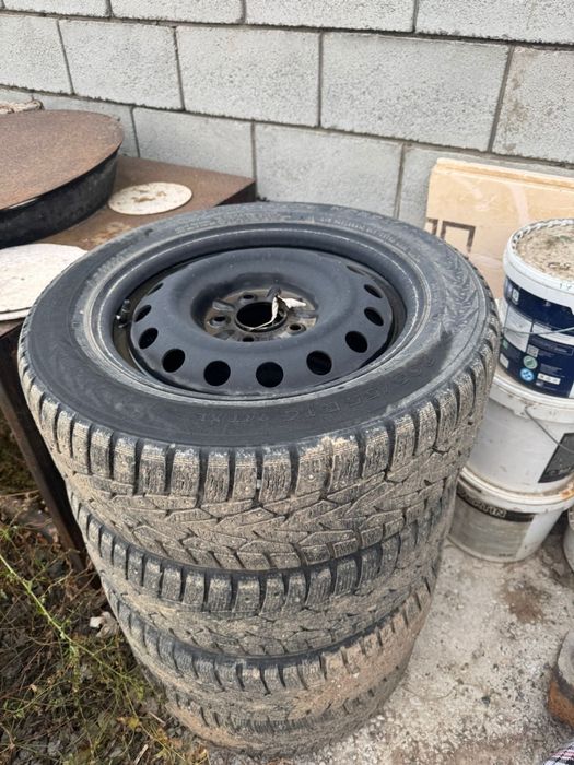 Зимние шипованные шины Elantra