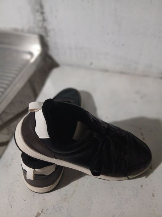 Vând adidas nr.46